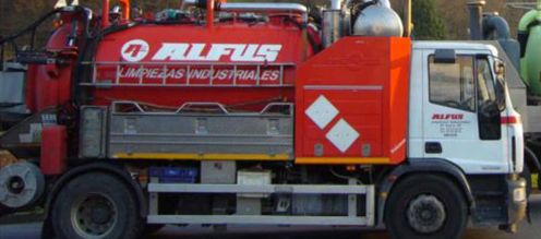Limpiezas Industriales Alfus - Iris camión rojo